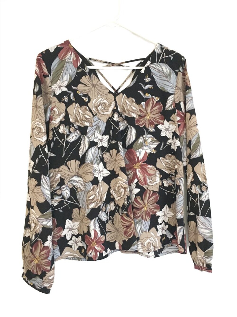 Lucca Women's Black Floral Top Size Small